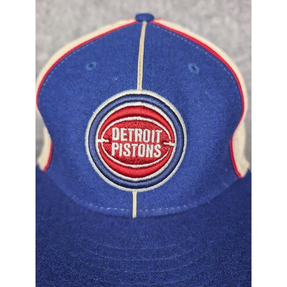 Detroit Pistons | Red/White/Blue | Twins Enterprise |‎ Hardwood Classics | 7 3/8